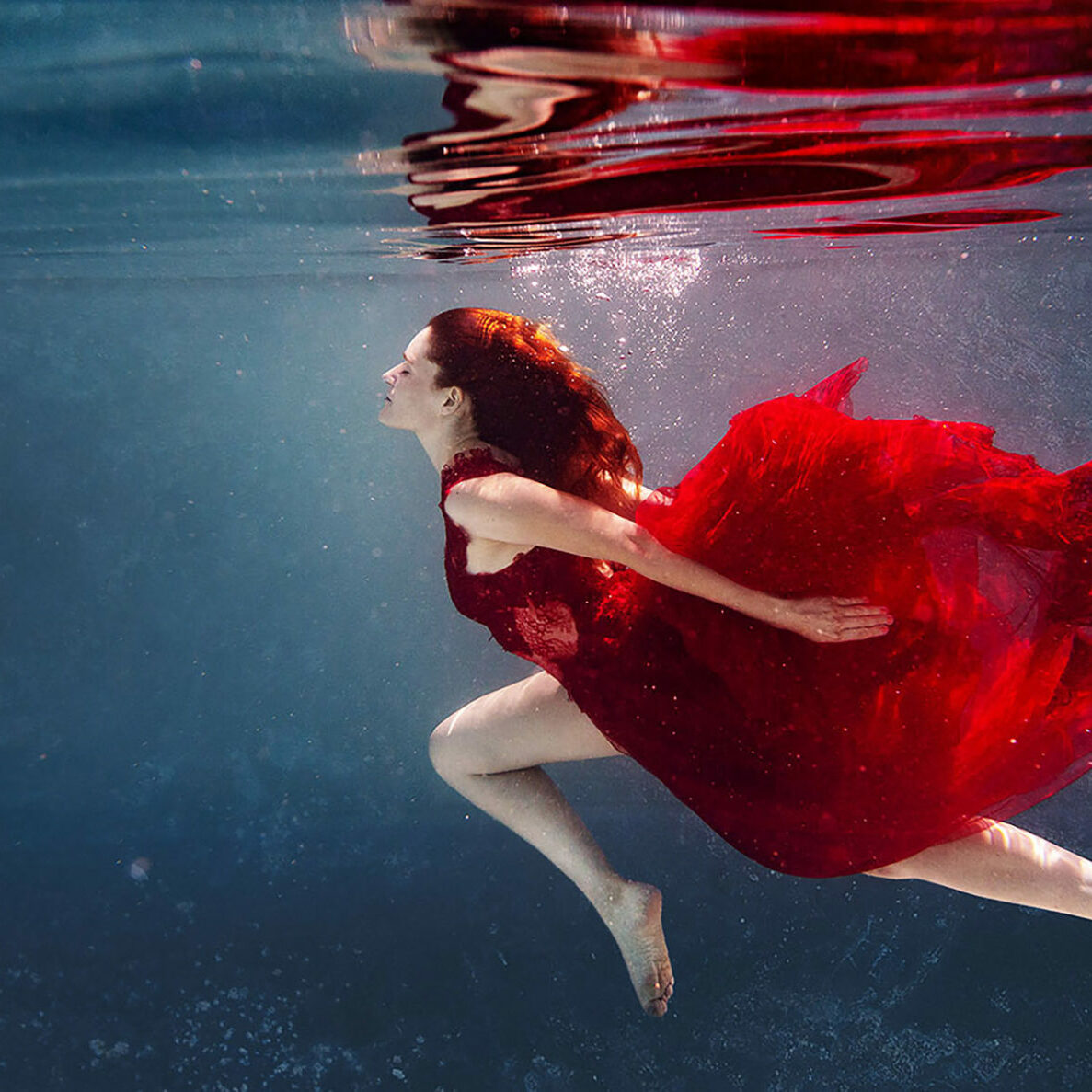 Priscilla-underwater-bl